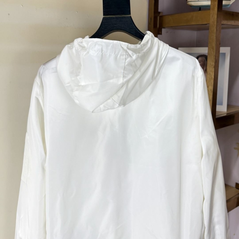 Pra*a outwear